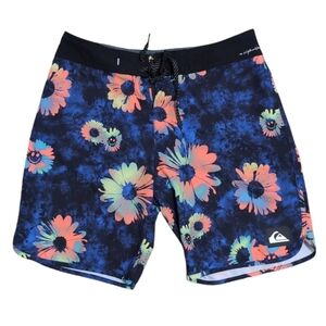 Quicksilver High Line Floral Board Shorts men's size 32